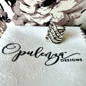Opulenza Sterling Silver ‘Crisscross’ Ring